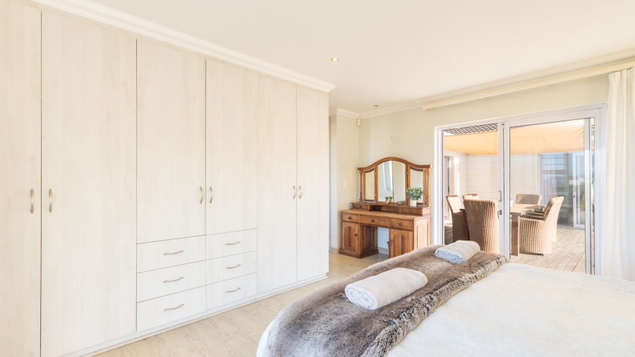 4 Bedroom Property for Sale in Yzerfontein Western Cape